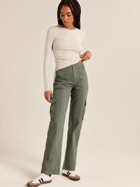 Abercrombie Relaxed Cargo Pants in Khaki green